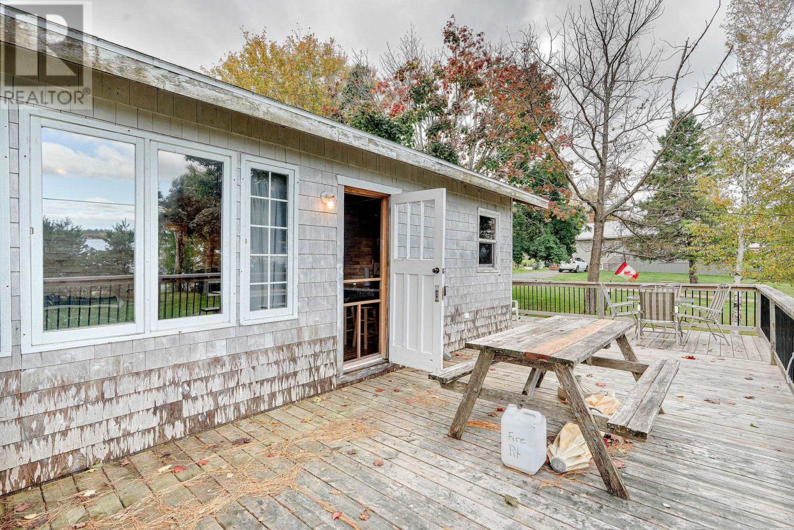 5 Willy's Lane Property Photo 19