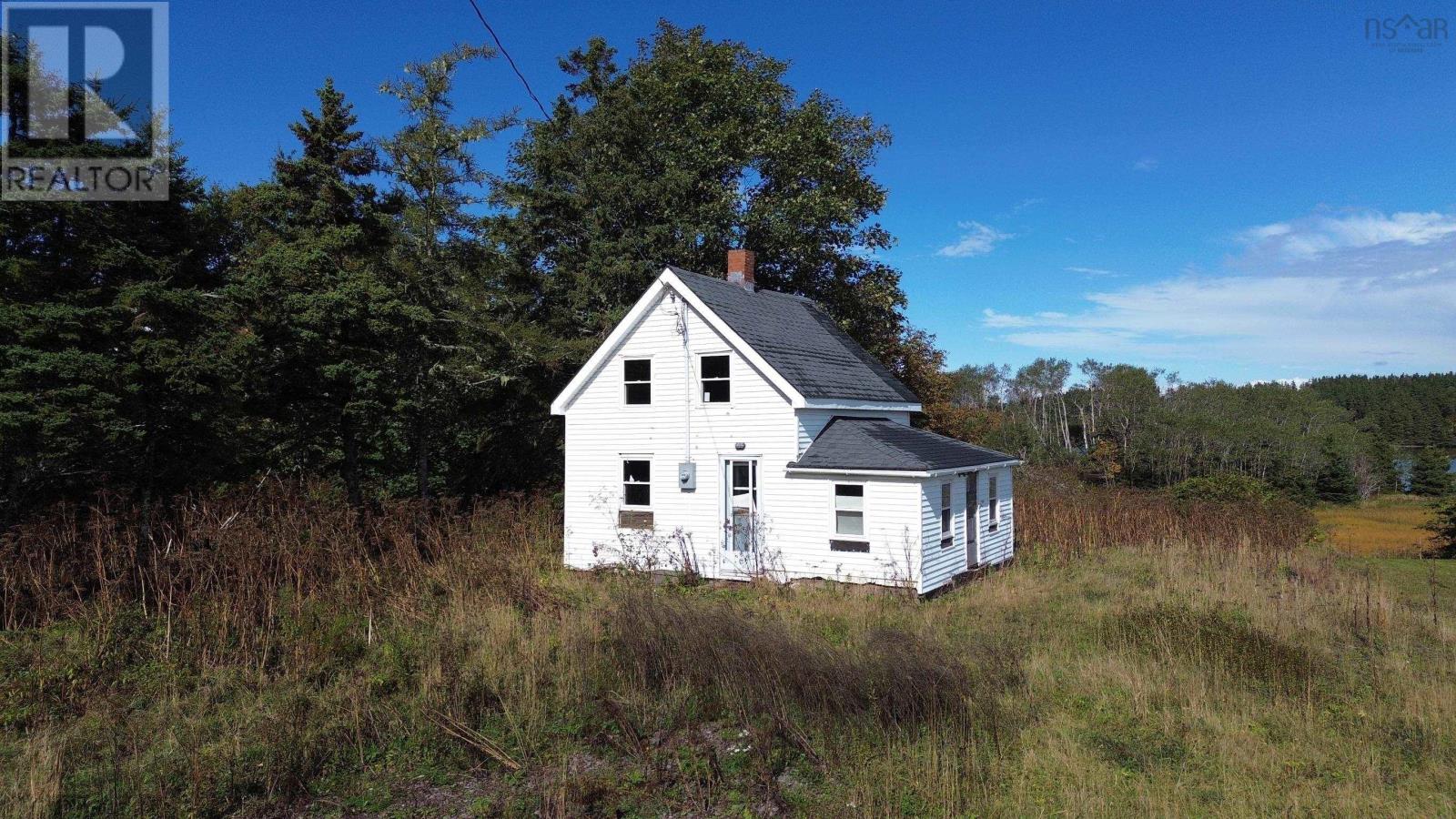 719 Descousse-cap La Ronde Road Property Photo 1