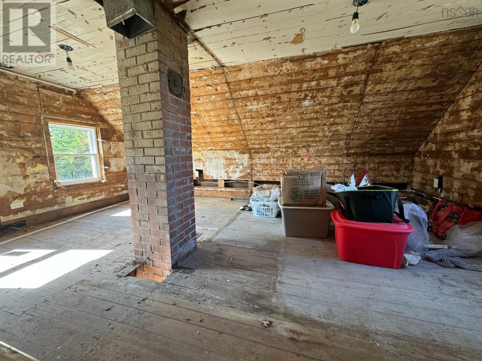 719 Descousse-cap La Ronde Road Property Photo 4