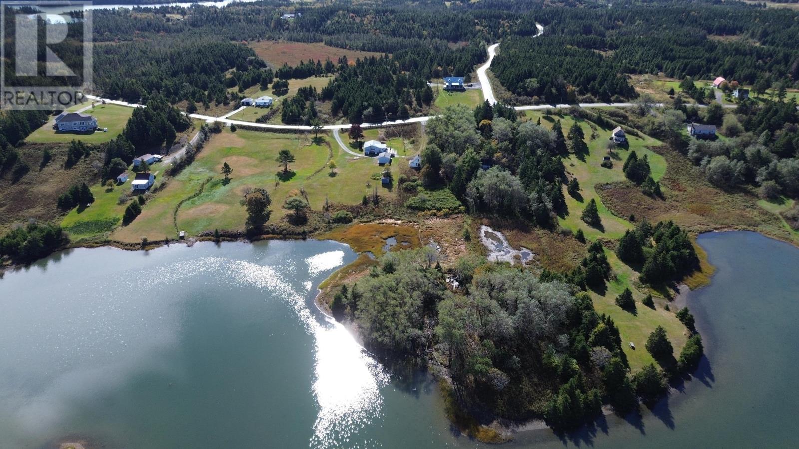 719 Descousse-cap La Ronde Road Property Photo 15