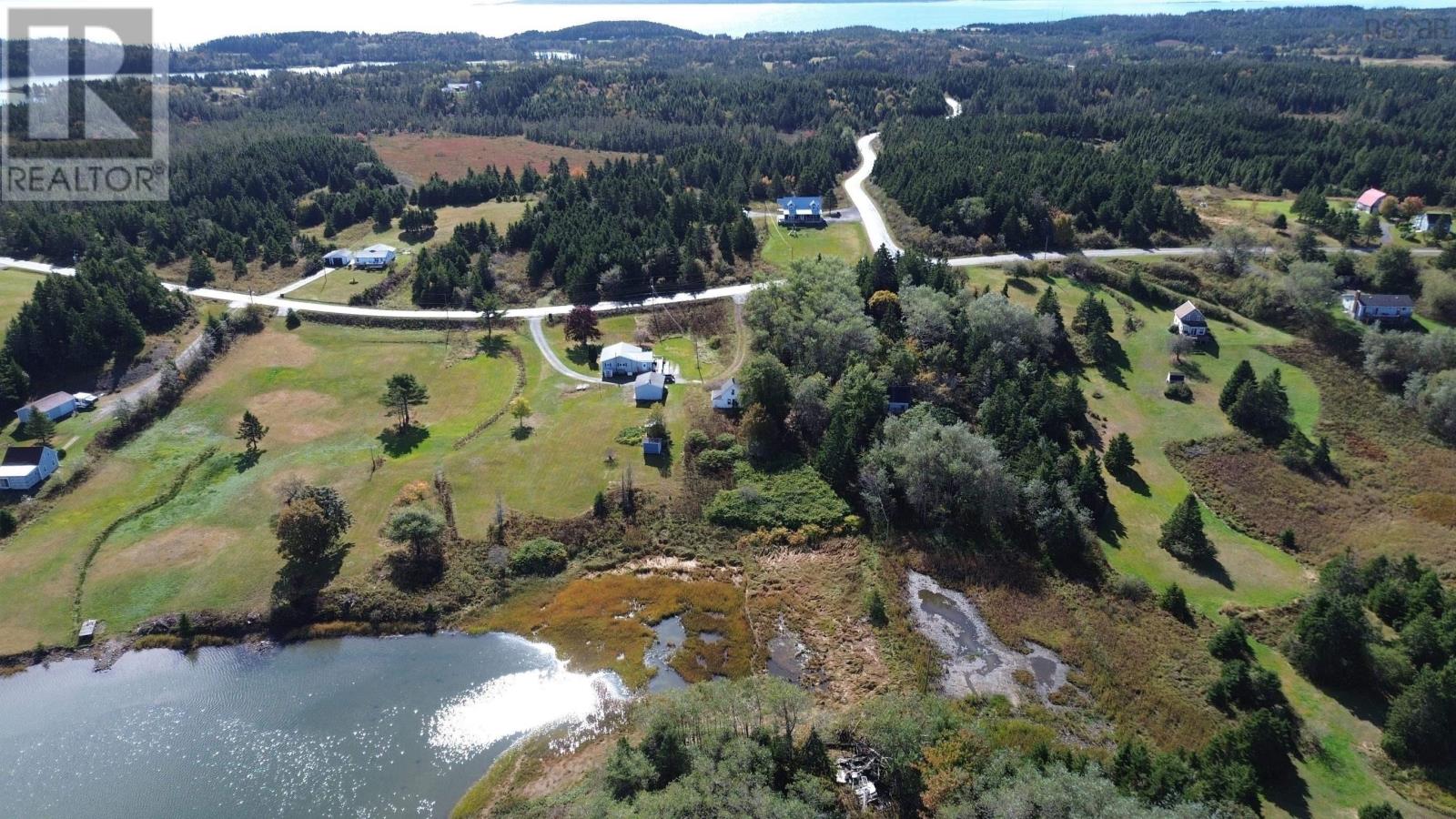 719 Descousse-cap La Ronde Road Property Photo 19