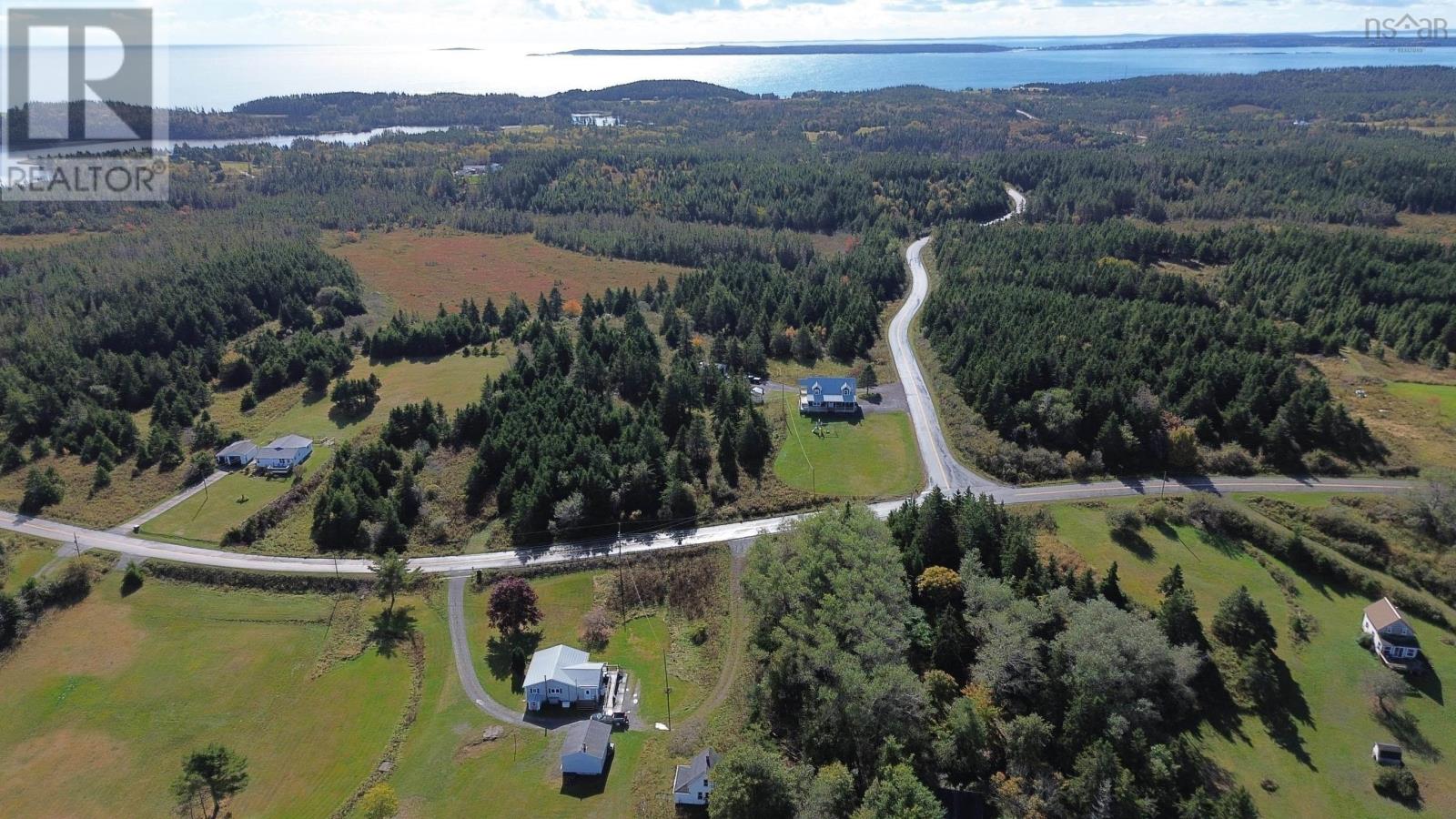 719 Descousse-cap La Ronde Road Property Photo 20