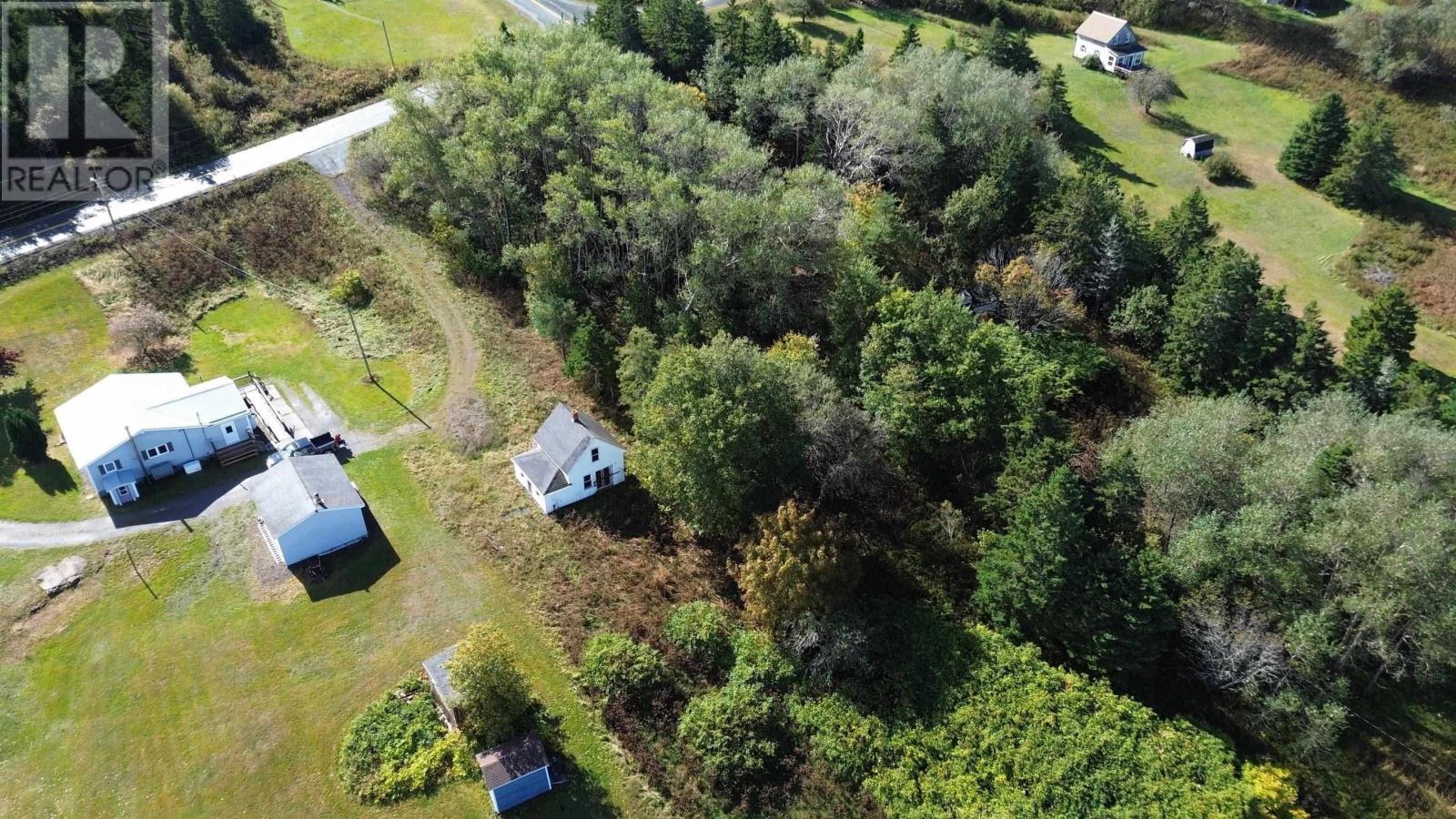 719 Descousse-cap La Ronde Road Property Photo 23