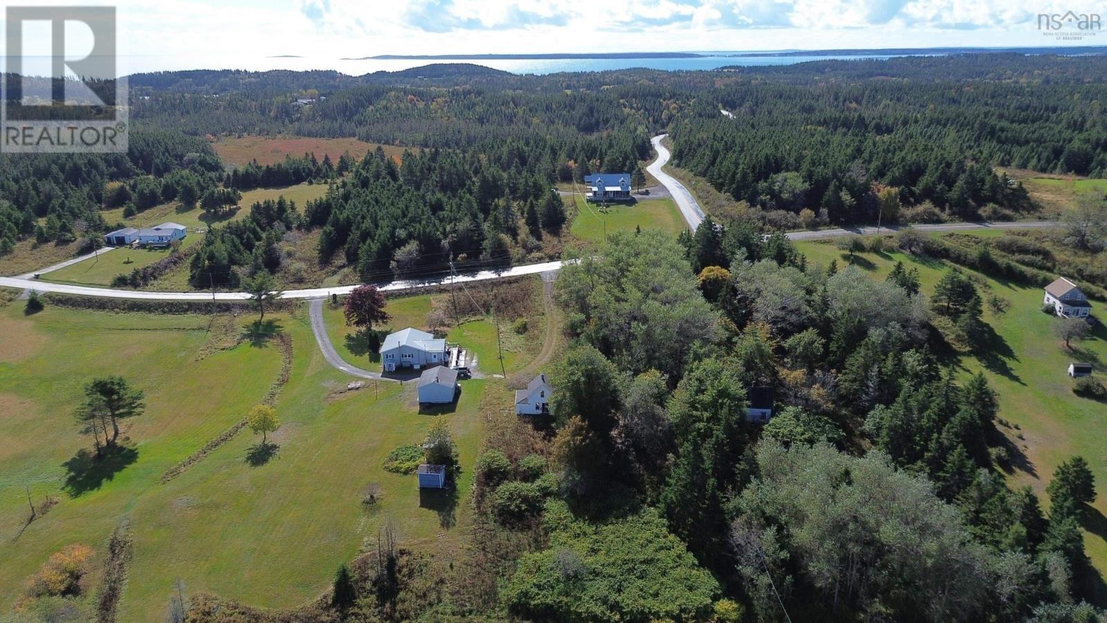 719 Descousse-cap La Ronde Road Property Photo 31