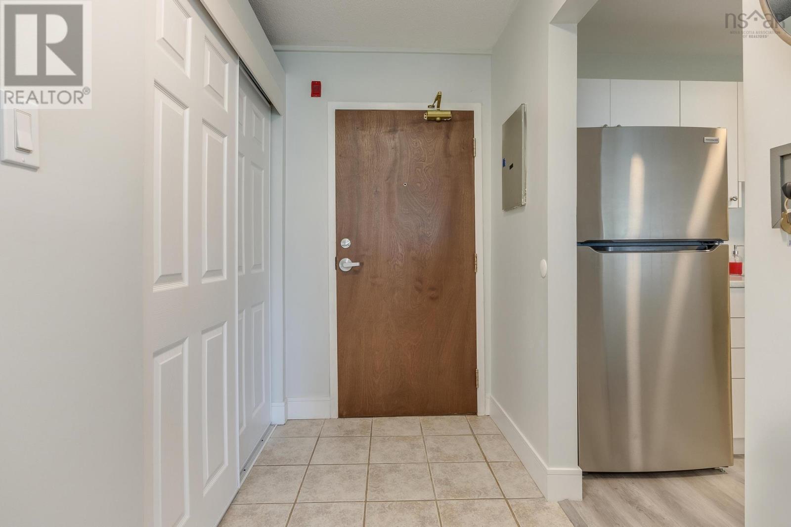 105 51 River Lane Property Photo 6