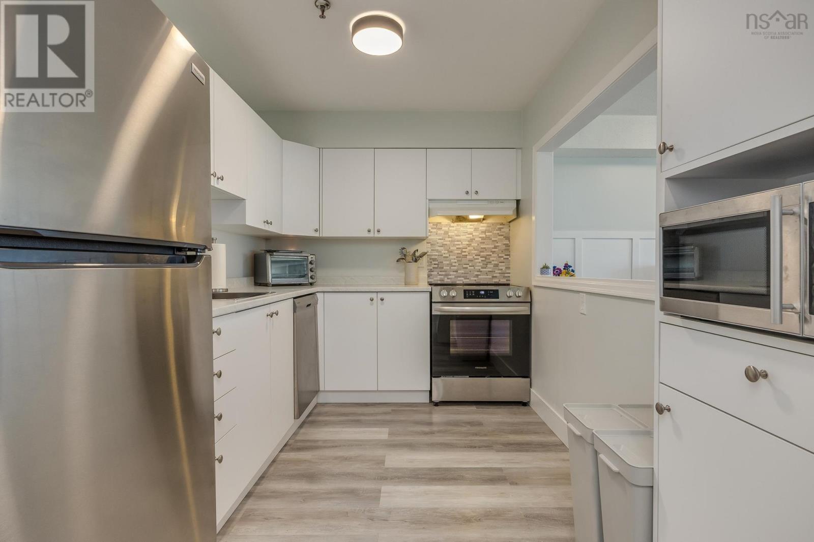 105 51 River Lane Property Photo 8