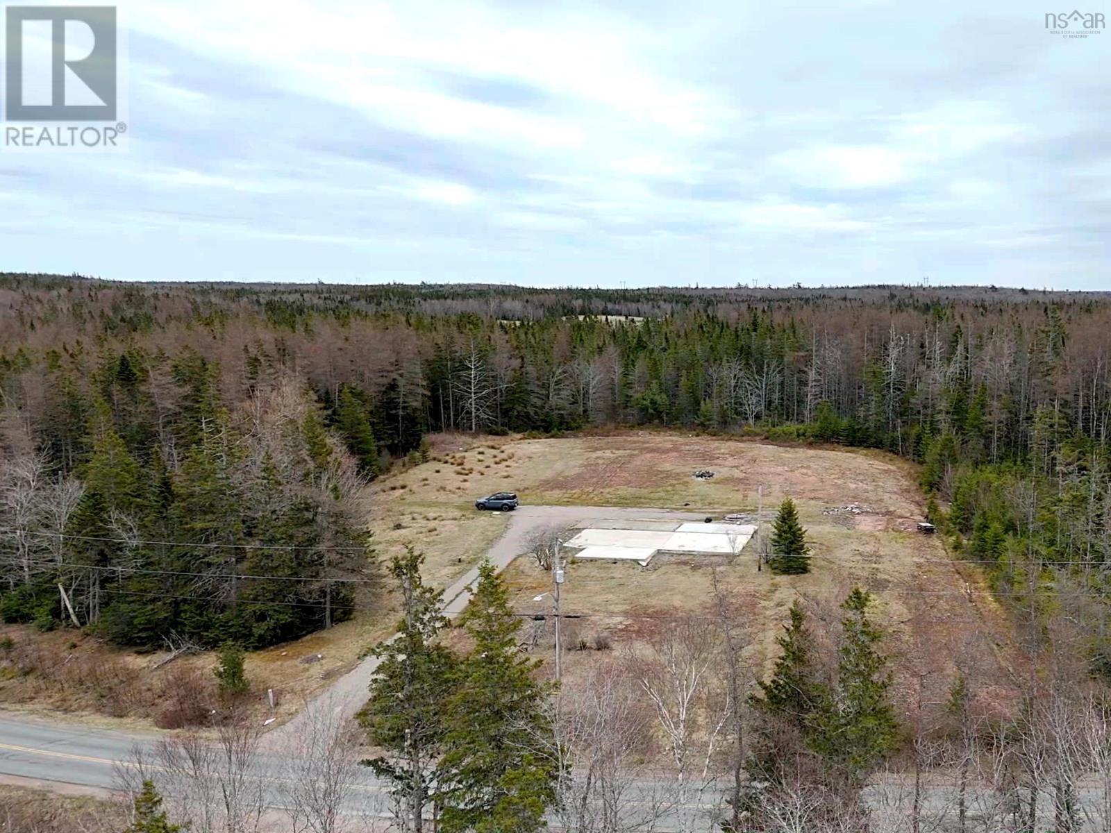 570 County Line Road Property Photo