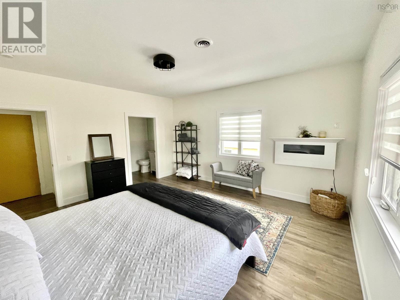 15751 Central Avenue Property Photo 15