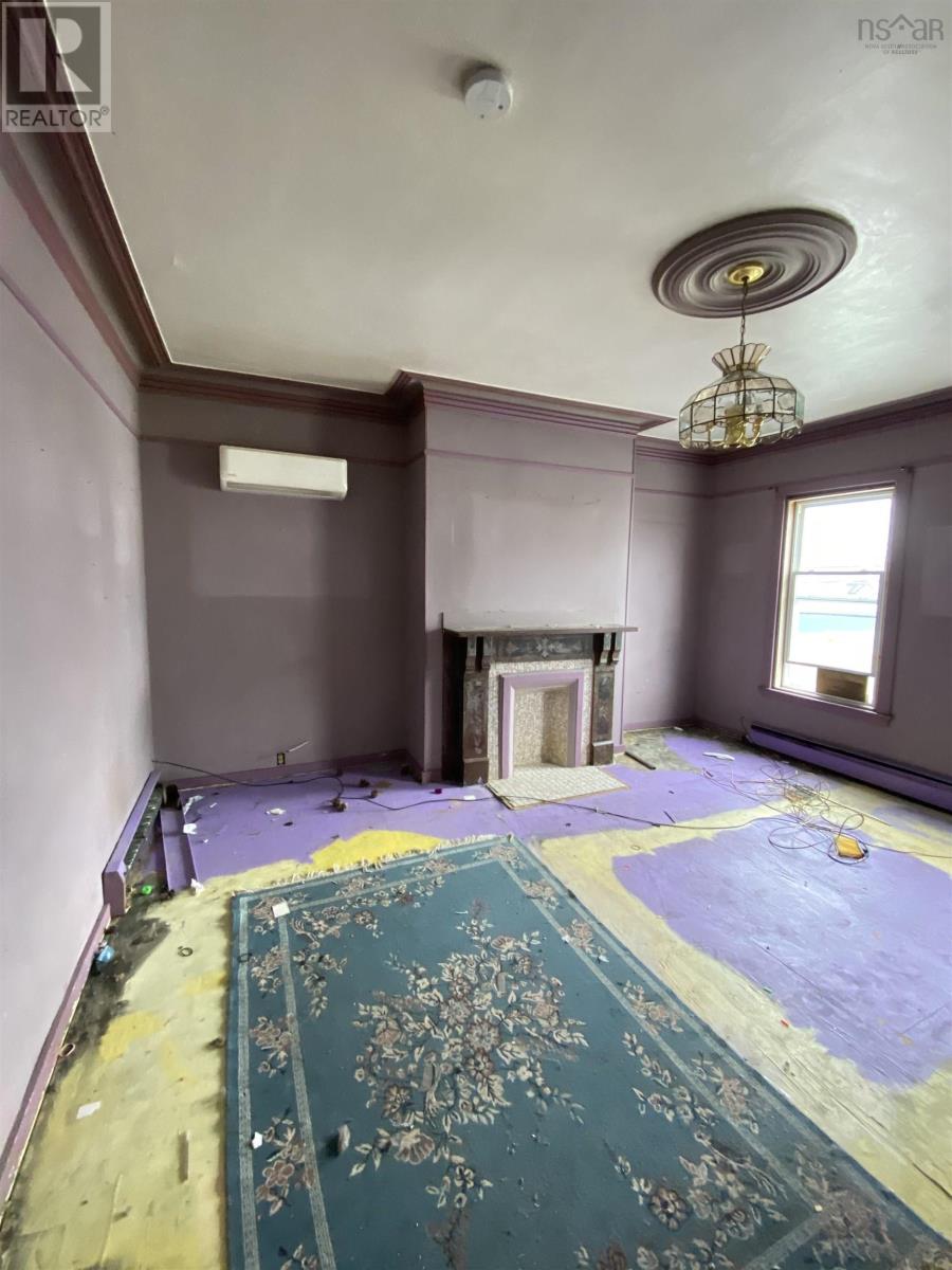 2762/2764 Gottingen Street Property Photo 8
