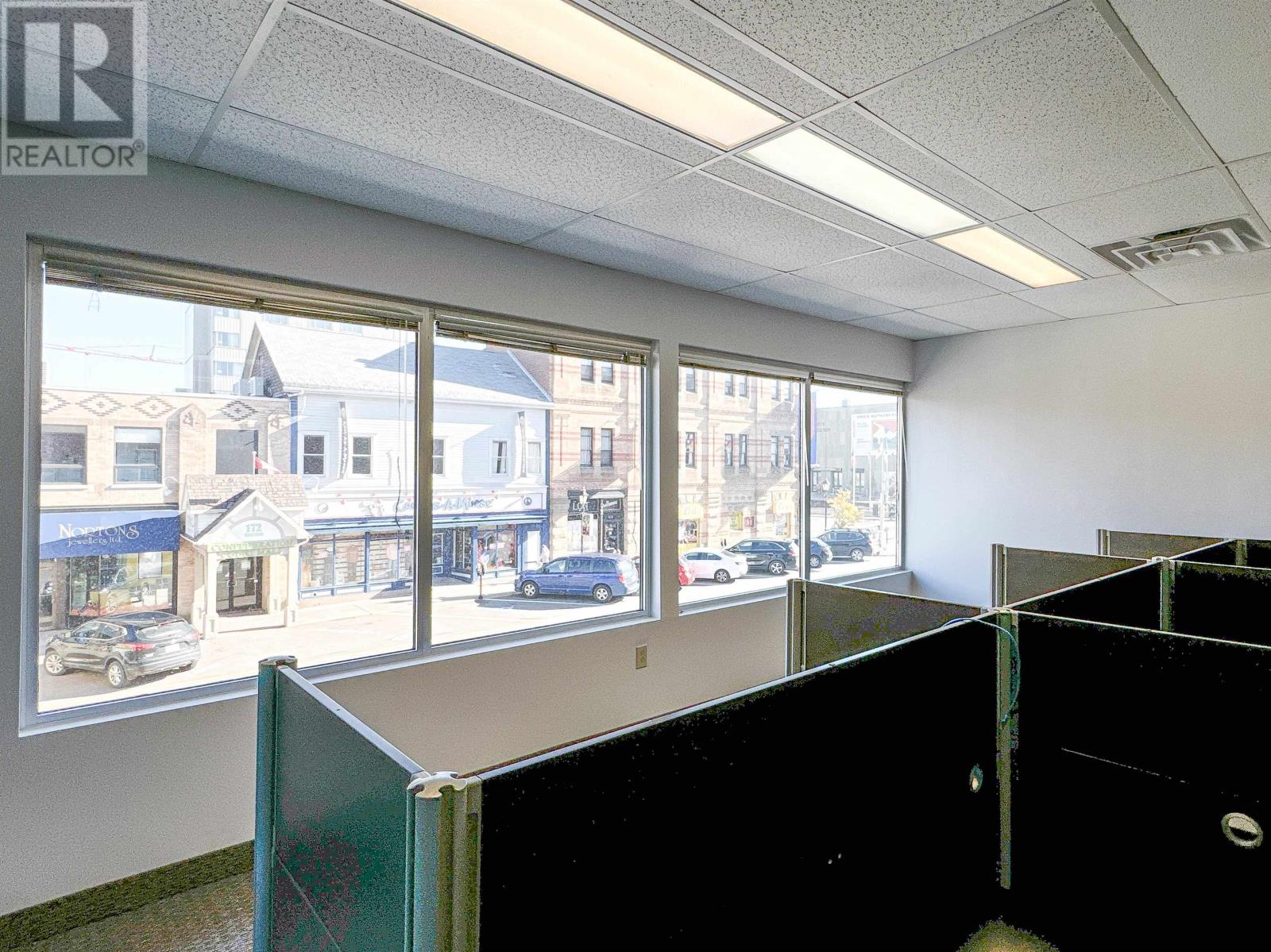 155 Queen Street Property Photo 7