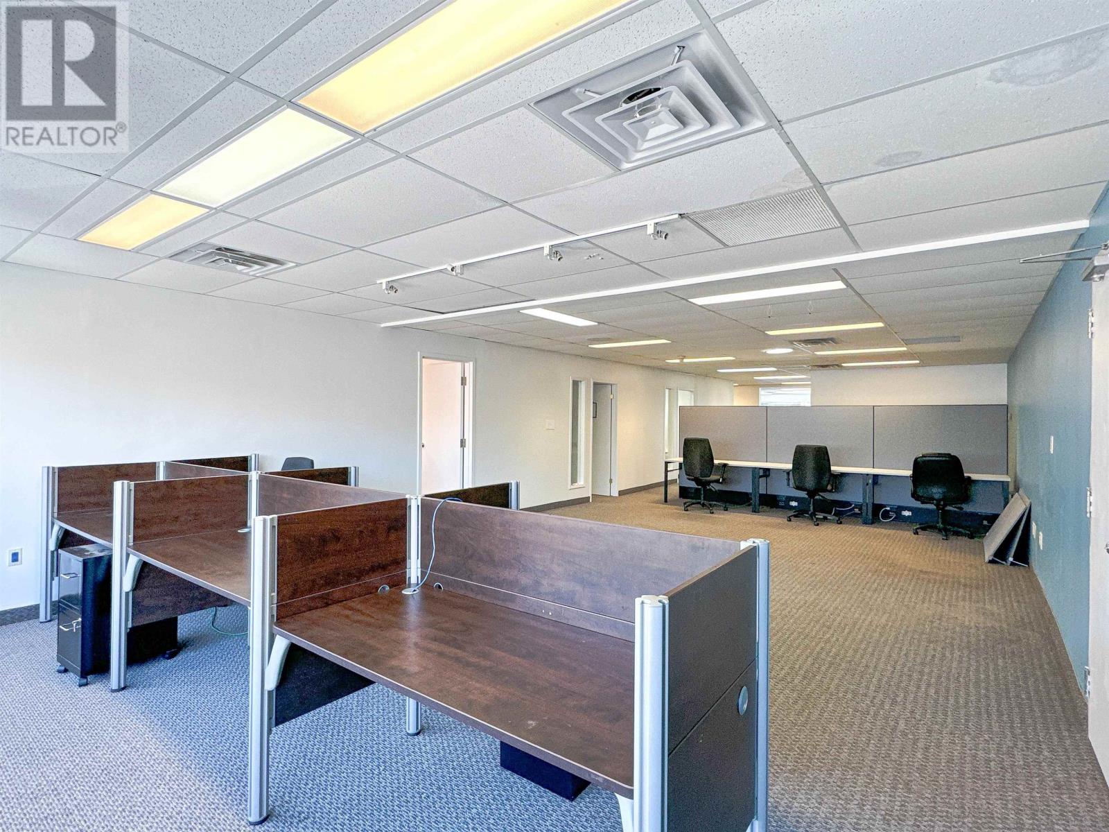 155 Queen Street Property Photo 8