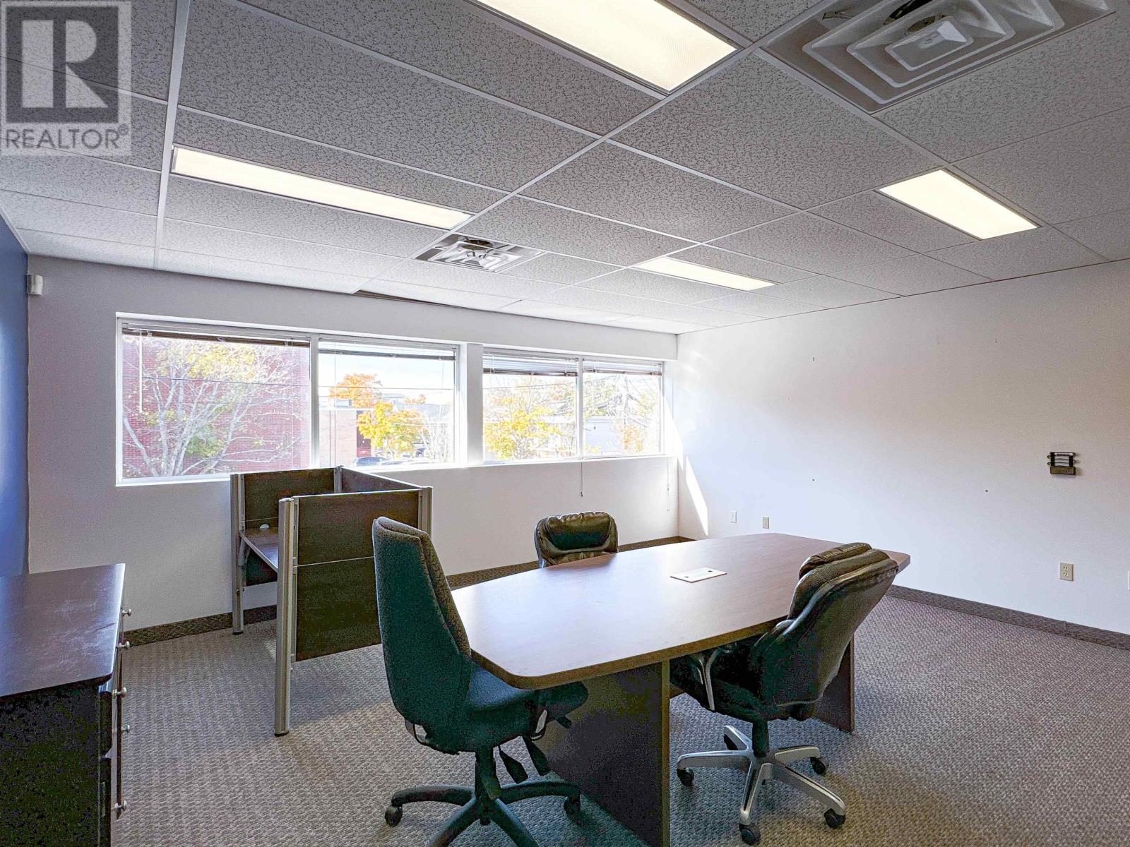 155 Queen Street Property Photo 9