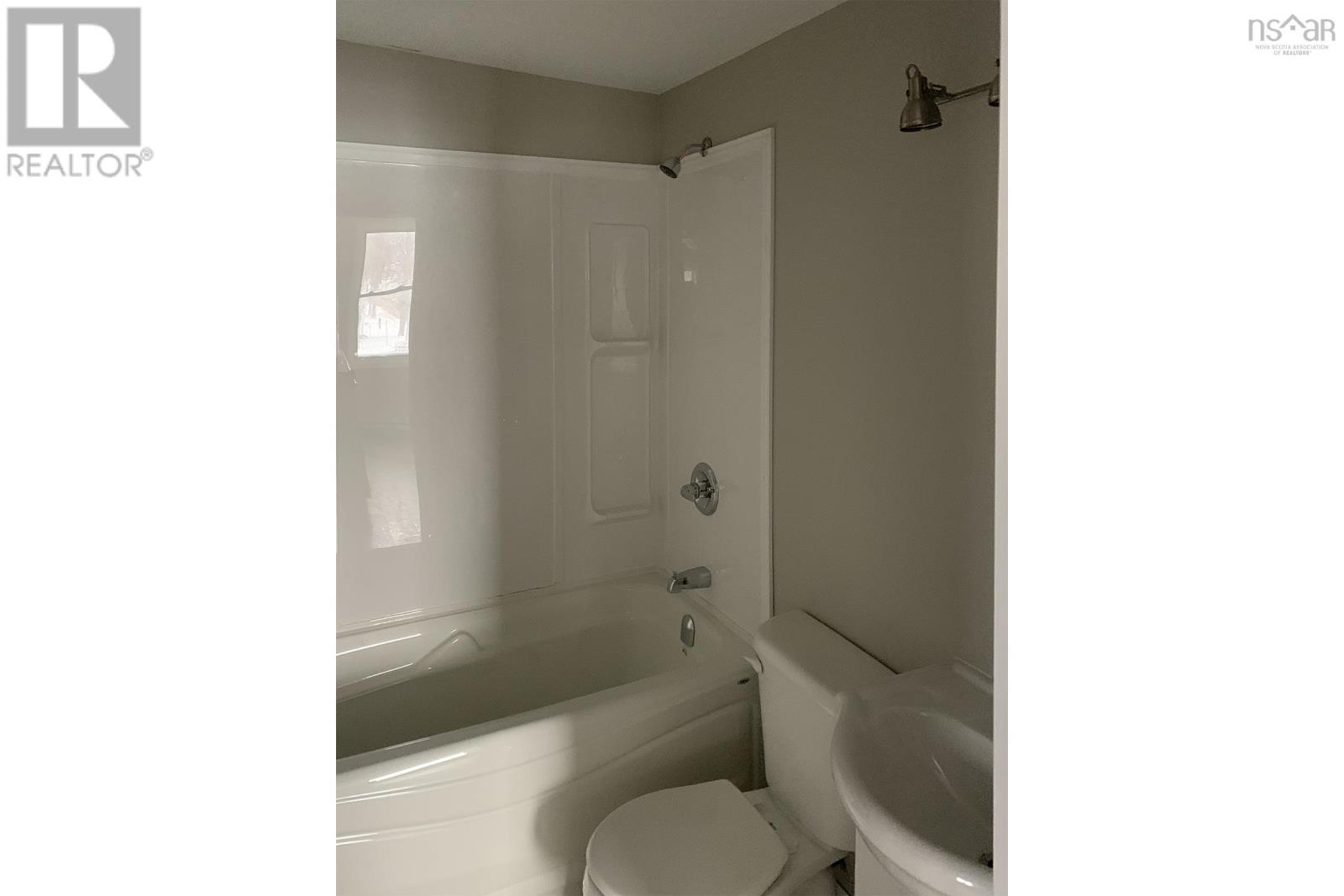 296-300 Main Street Property Photo 12