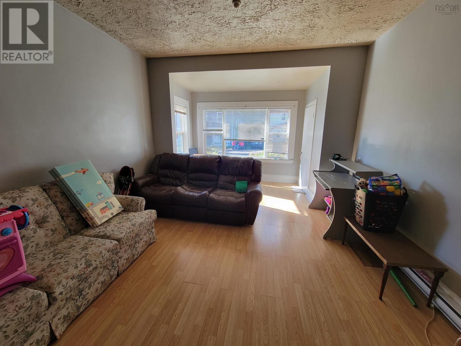 273 Bentinck Street Property Photo 4