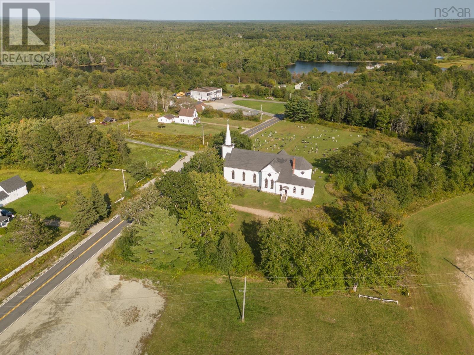7058 Highway 308 Property Photo 4