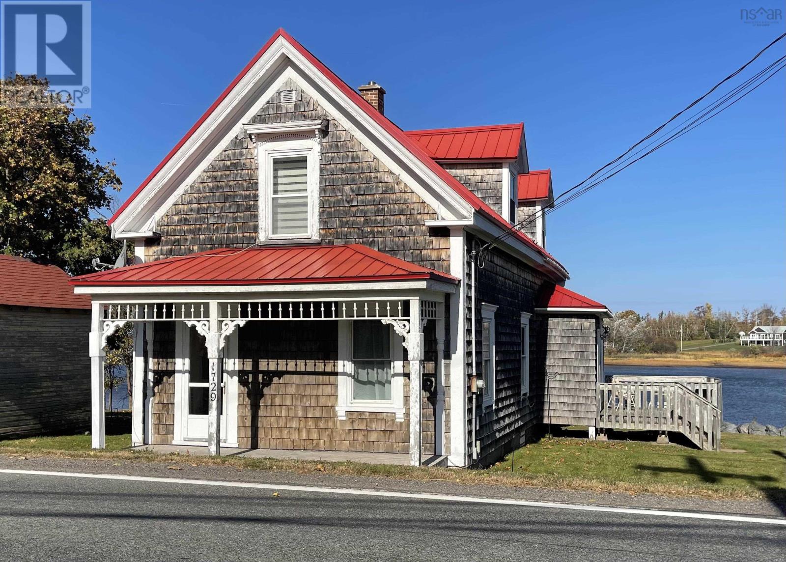 1729 Highway 6 Property Photo 3