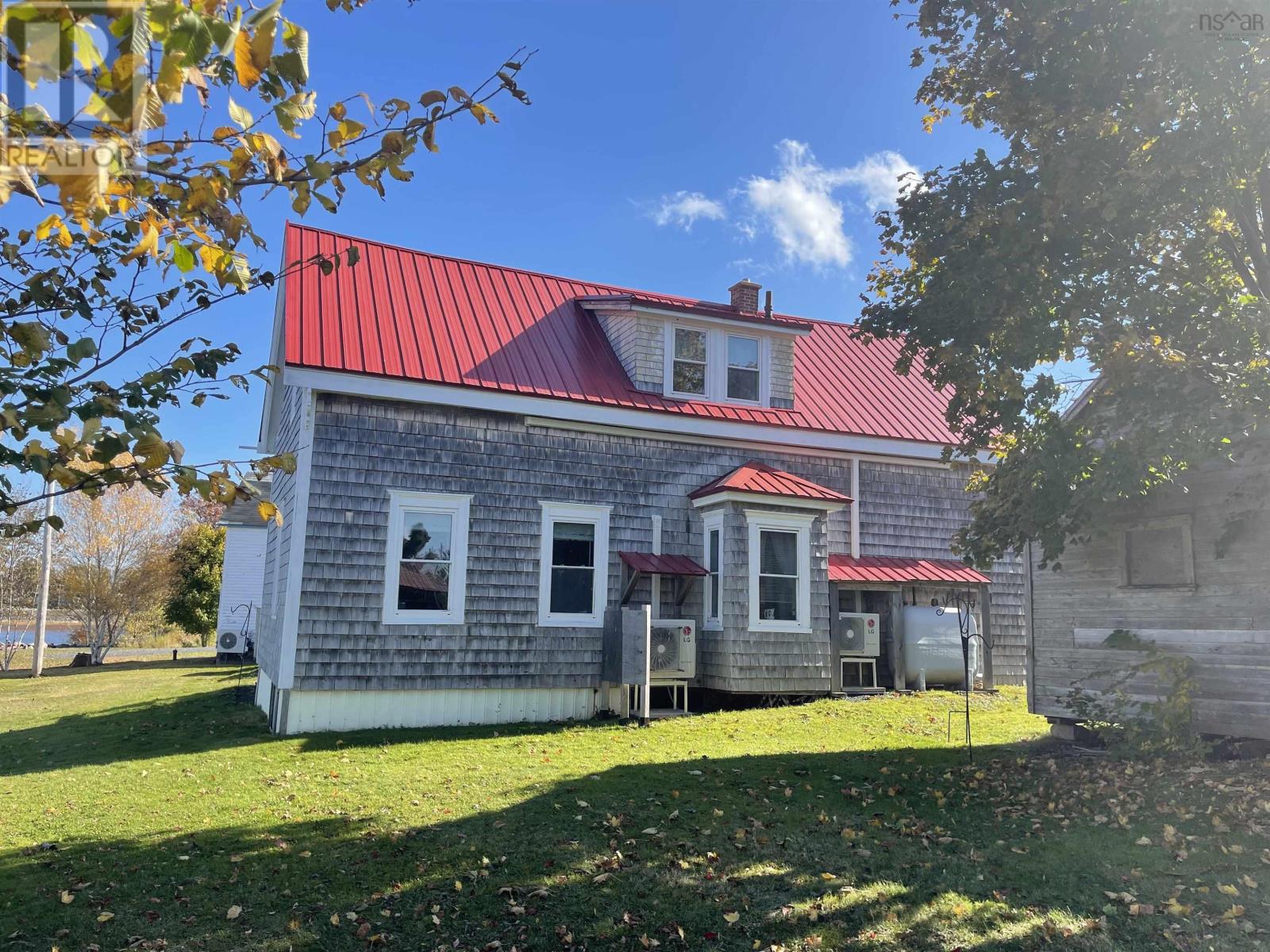 1729 Highway 6 Property Photo 8
