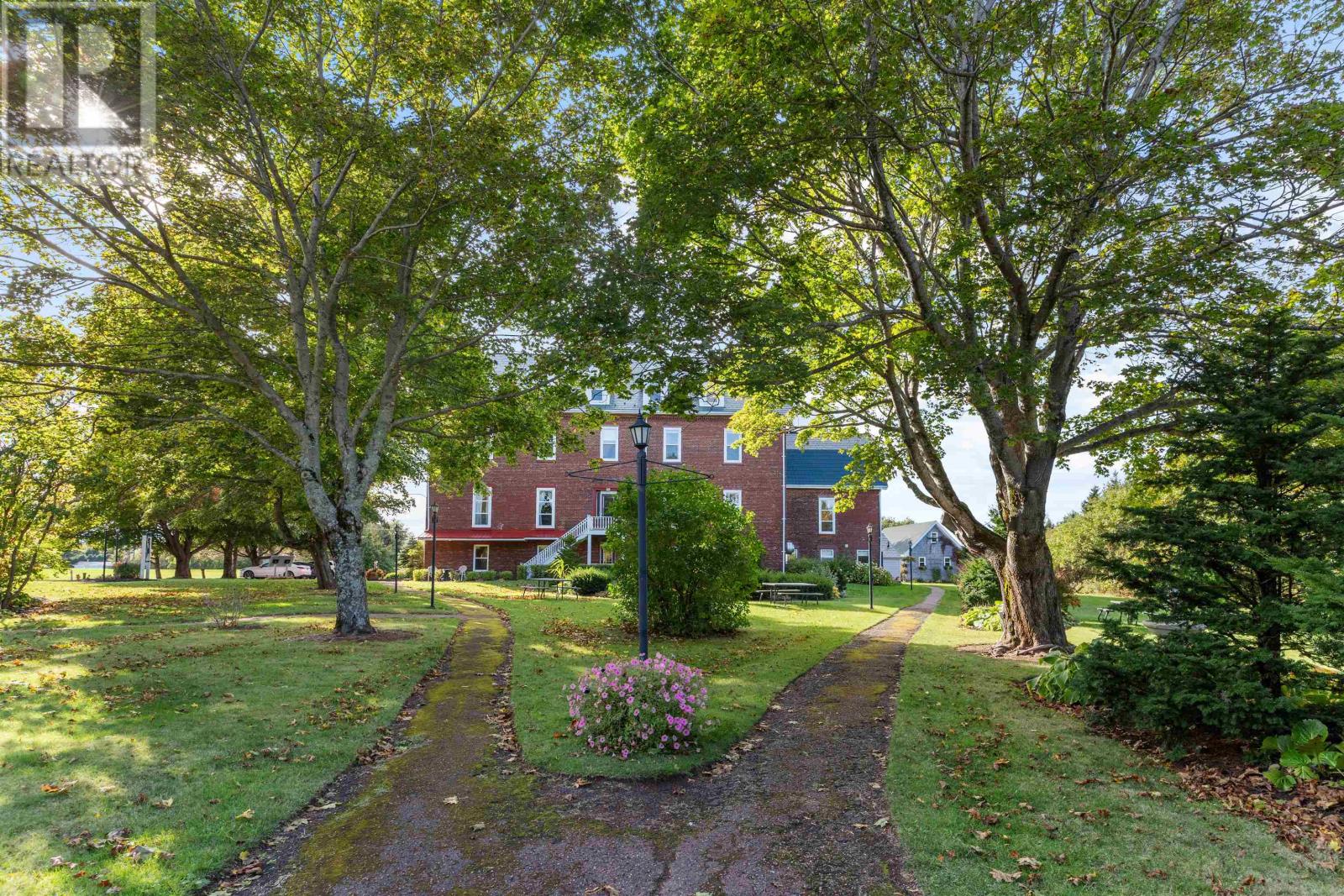 206 Maple Street Property Photo 9