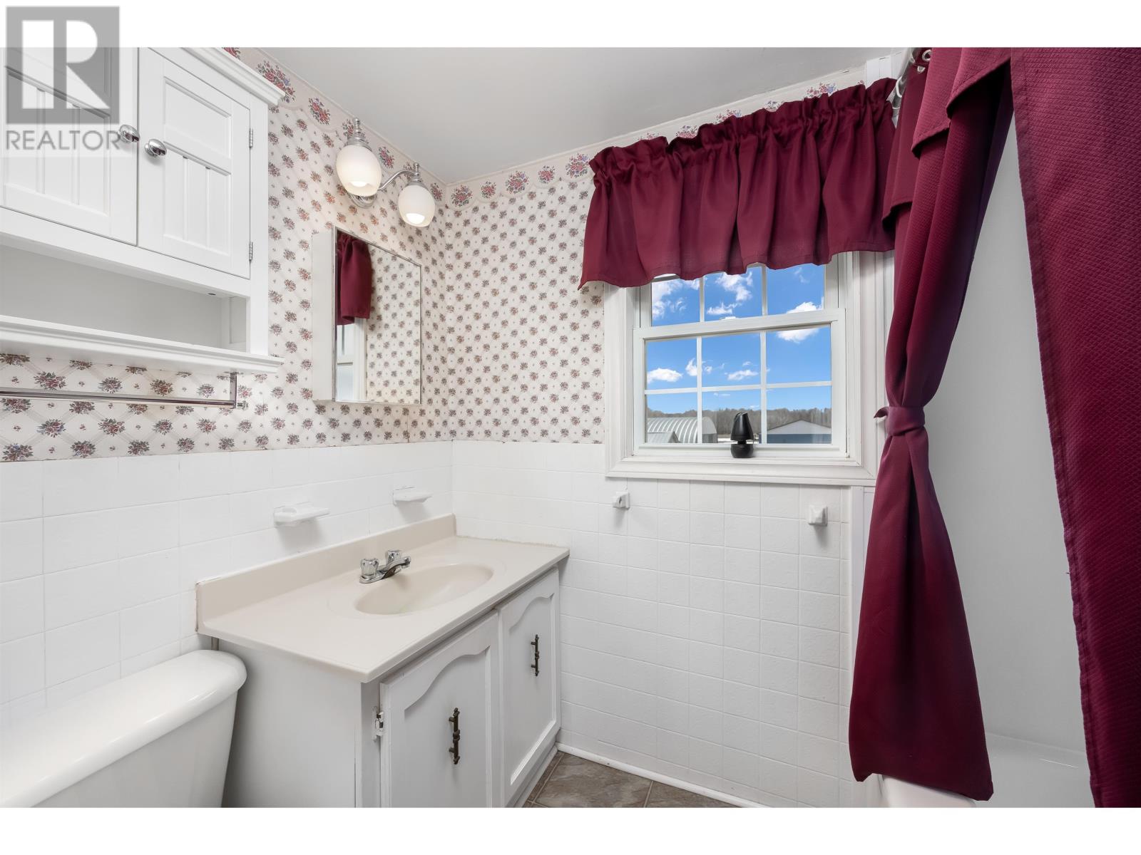 386 Windon Road Property Photo 44