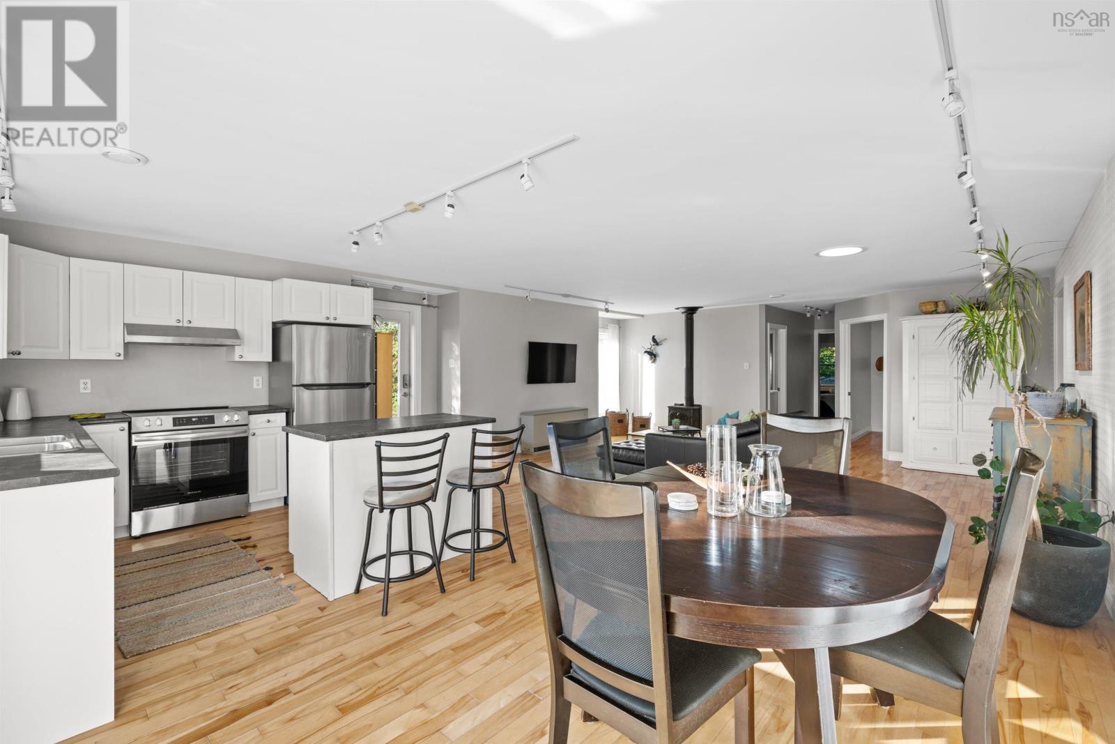 735 Terence Bay Road Property Photo 27