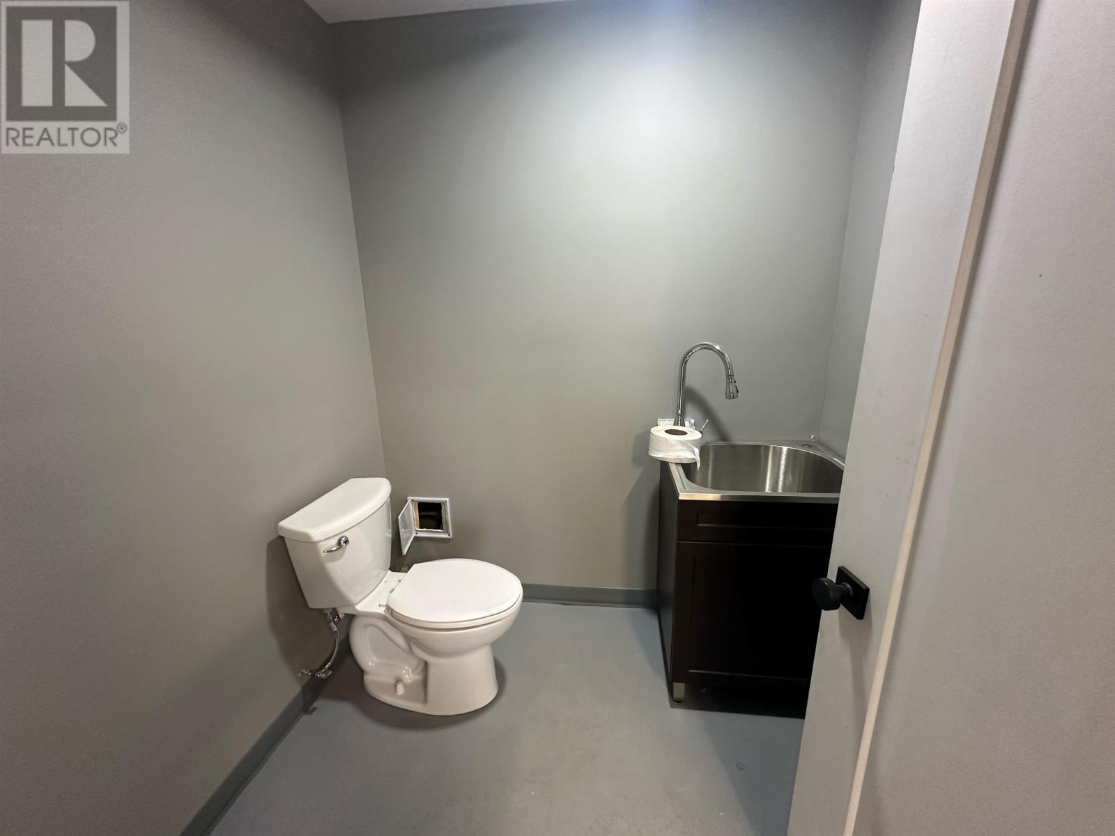 60 Harvard Street Property Photo 6