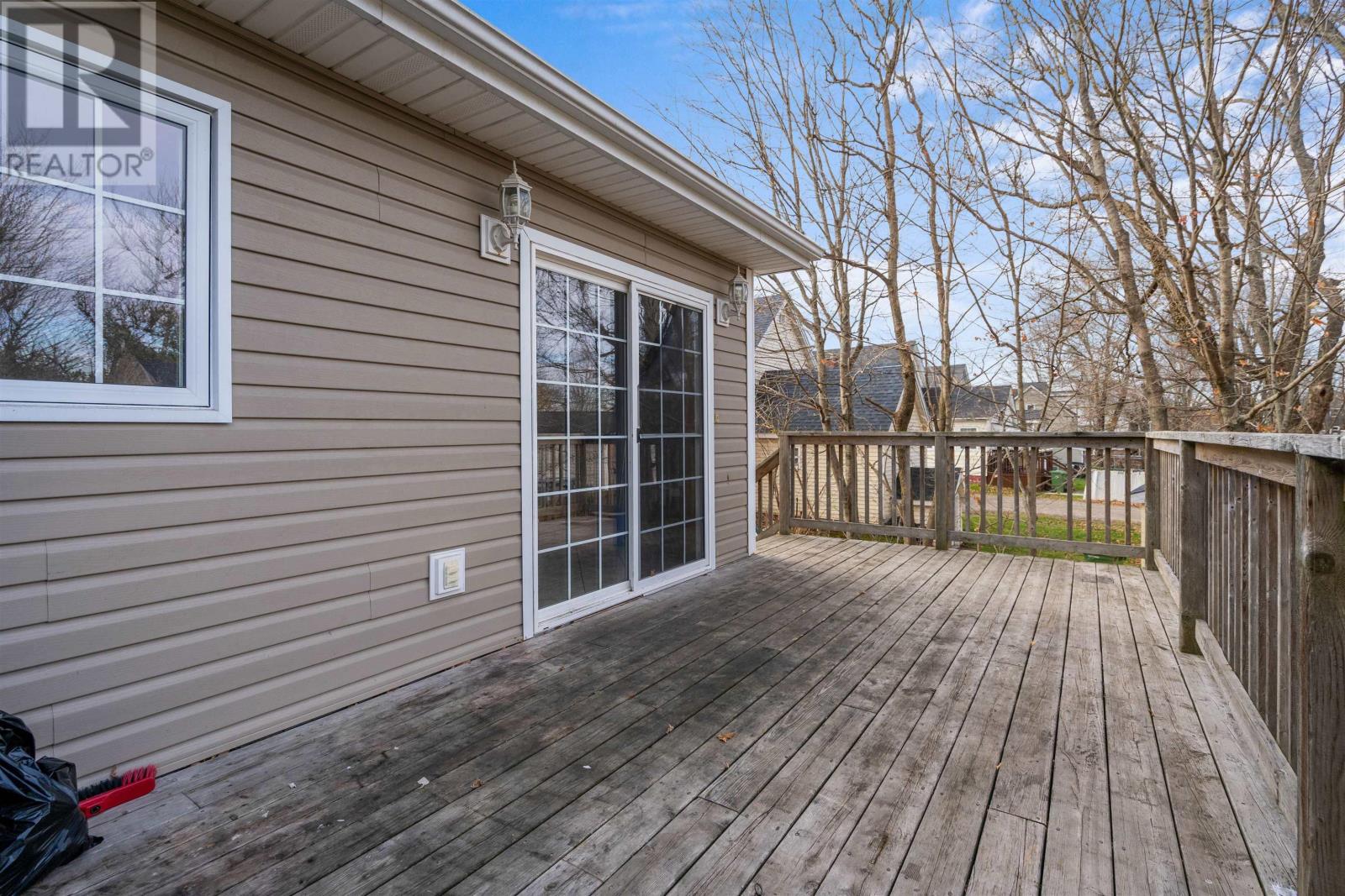 295 Queen Street Property Photo 5