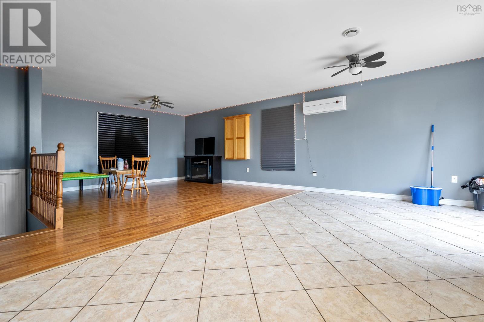295 Queen Street Property Photo 10