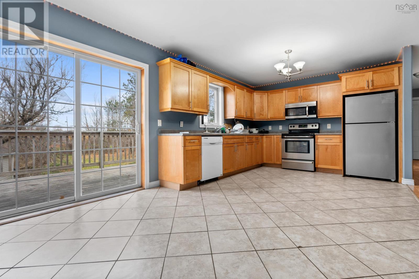 295 Queen Street Property Photo 14