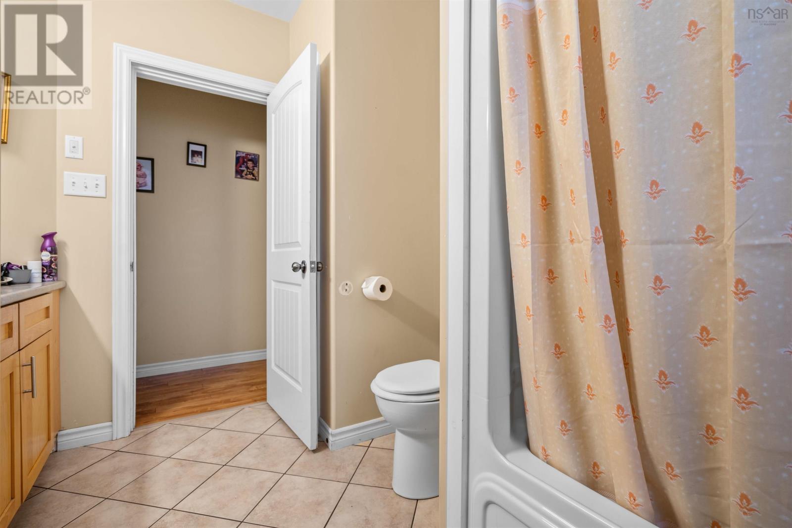 295 Queen Street Property Photo 16