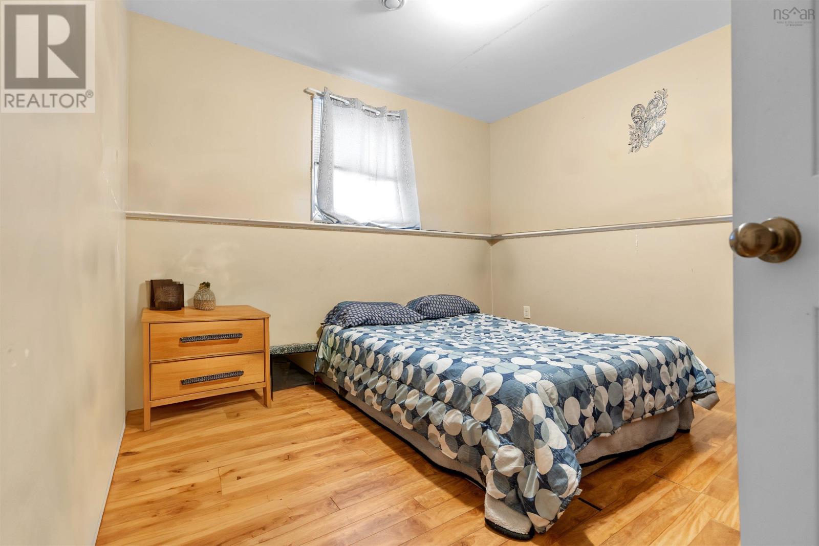 295 Queen Street Property Photo 32