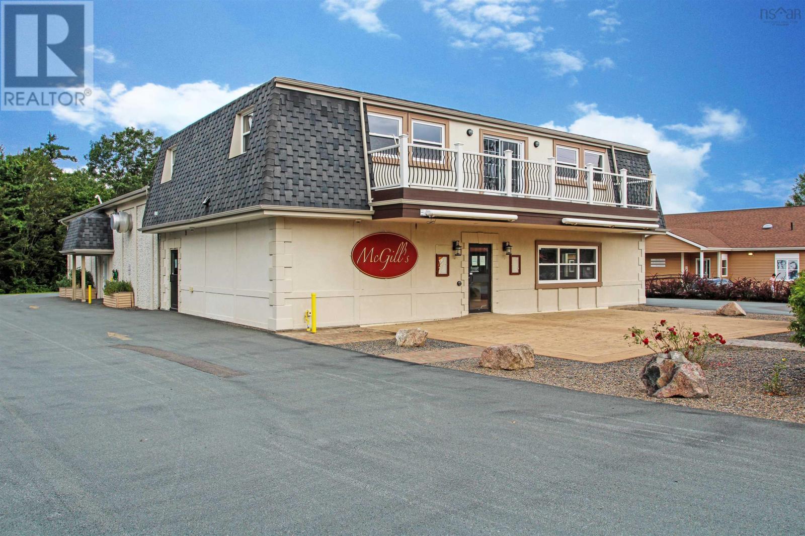 18 Kentucky Court Property Photo 5
