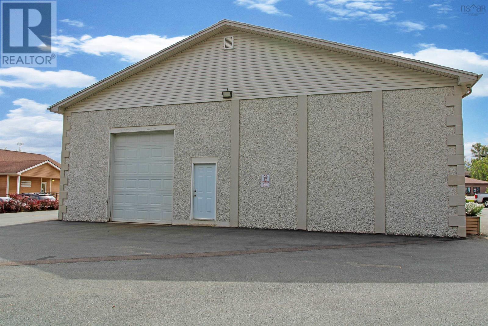 18 Kentucky Court Property Photo 8
