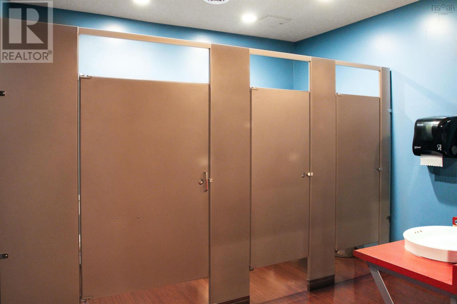 18 Kentucky Court Property Photo 19