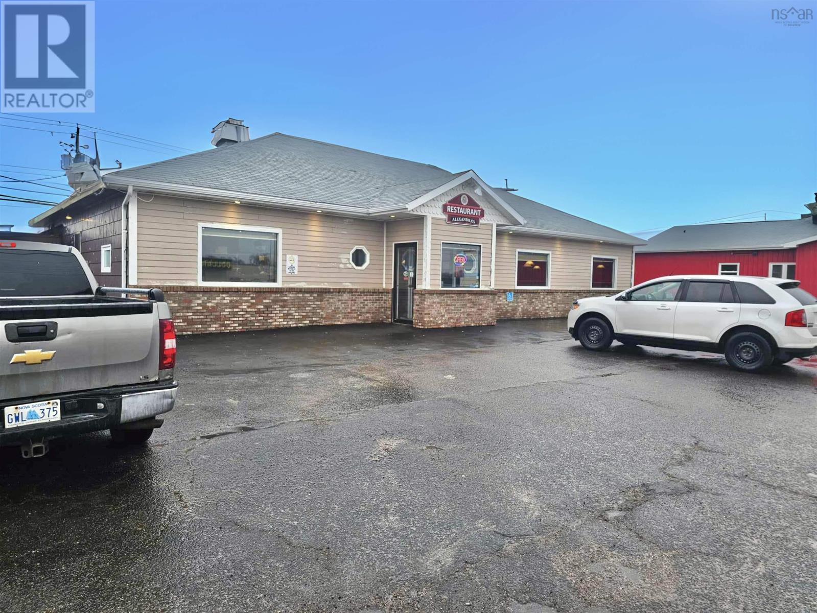 6 Sterling Road Property Photo 3