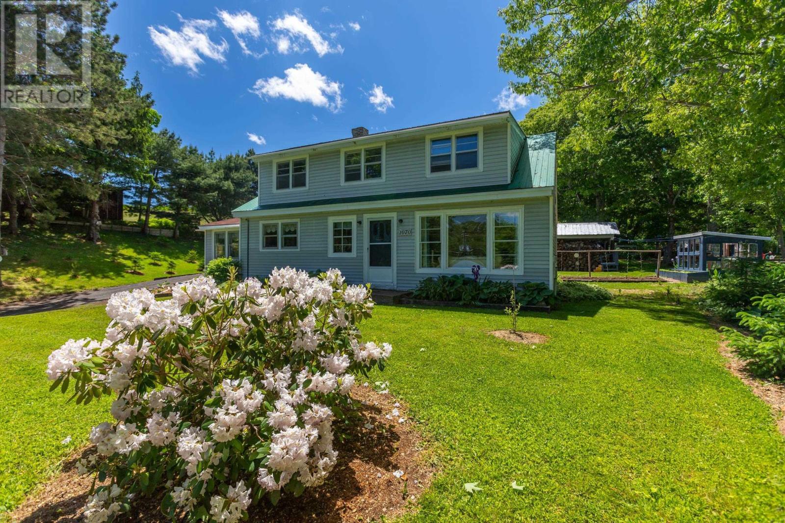 1070 River Road Property Photo 1