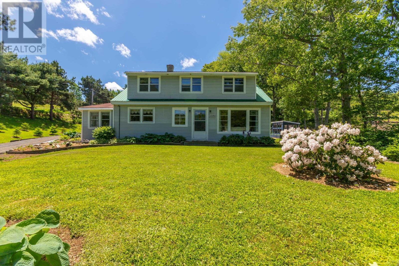 1070 River Road Property Photo 2