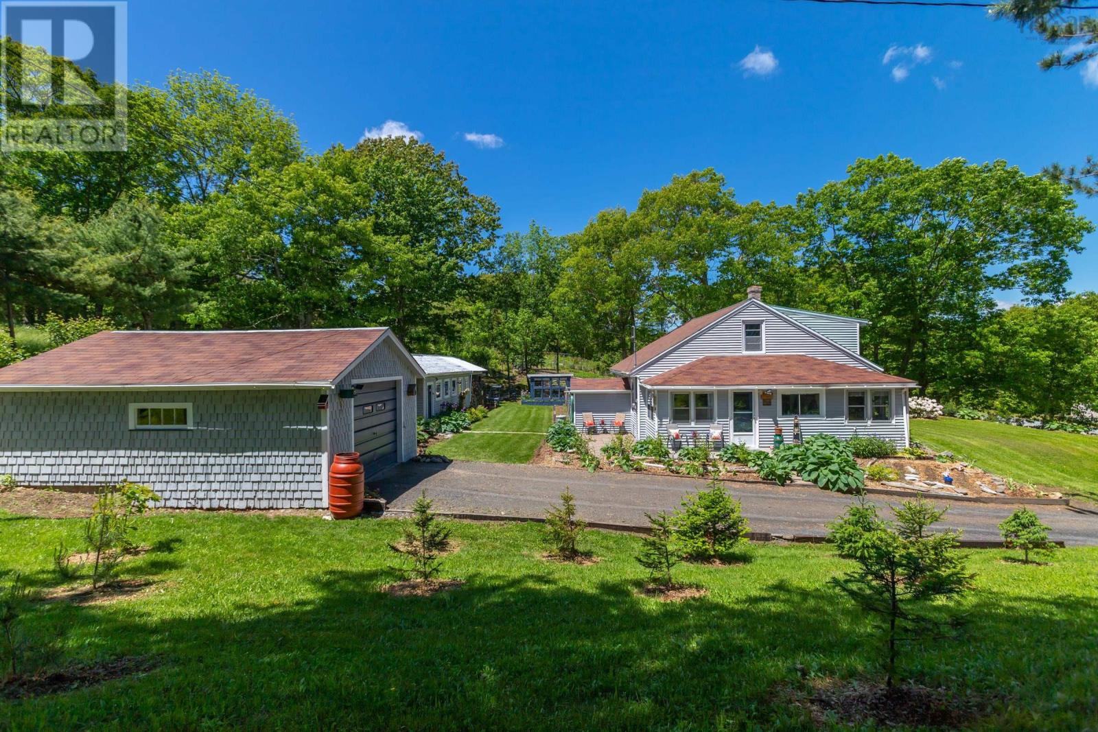 1070 River Road Property Photo 3