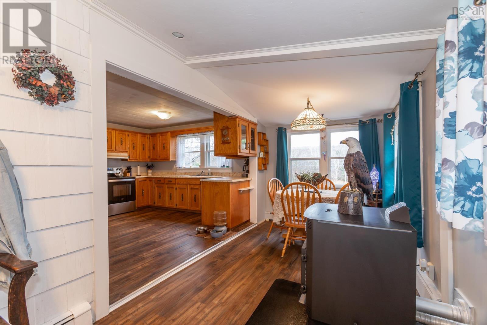 1070 River Road Property Photo 15