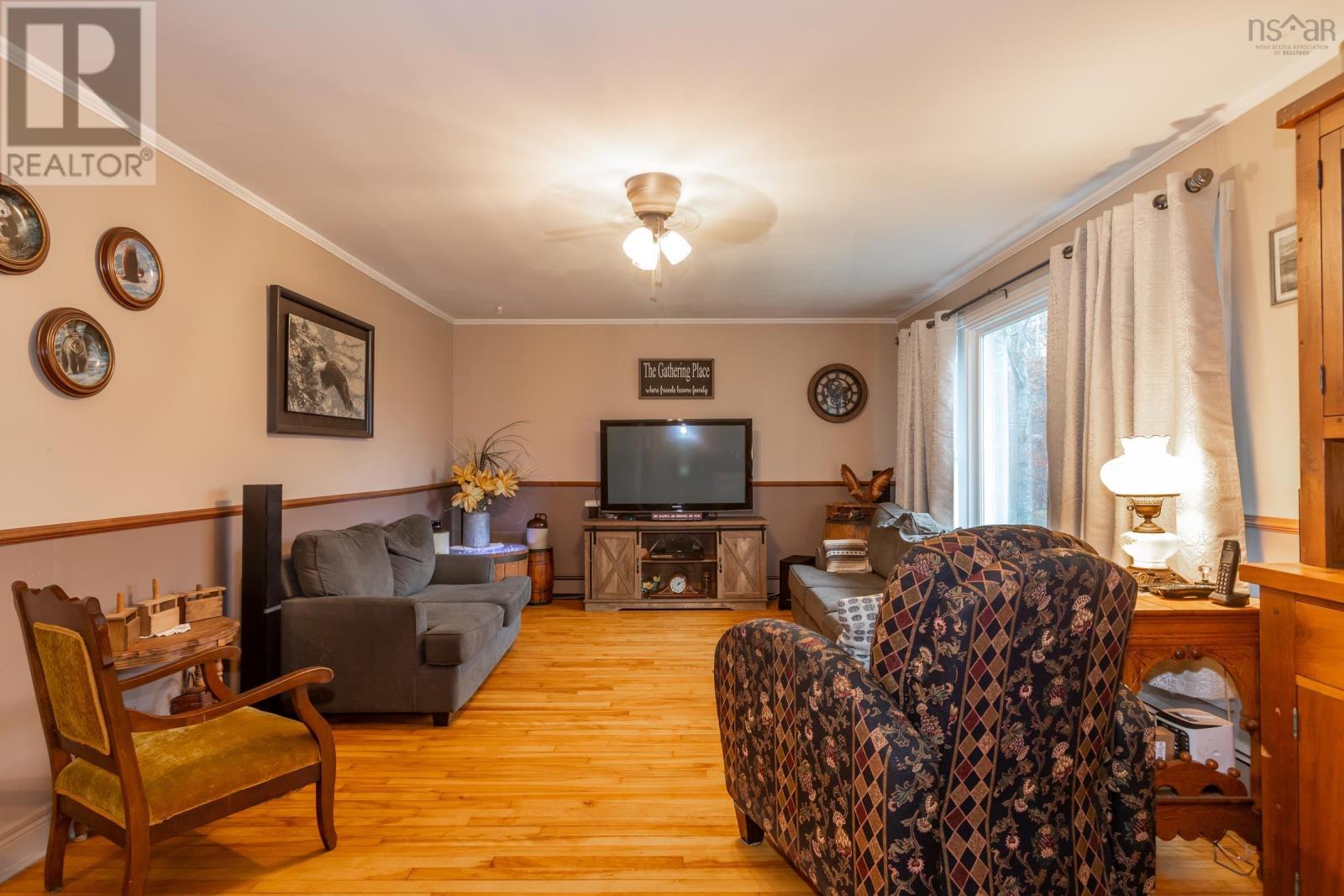 1070 River Road Property Photo 17