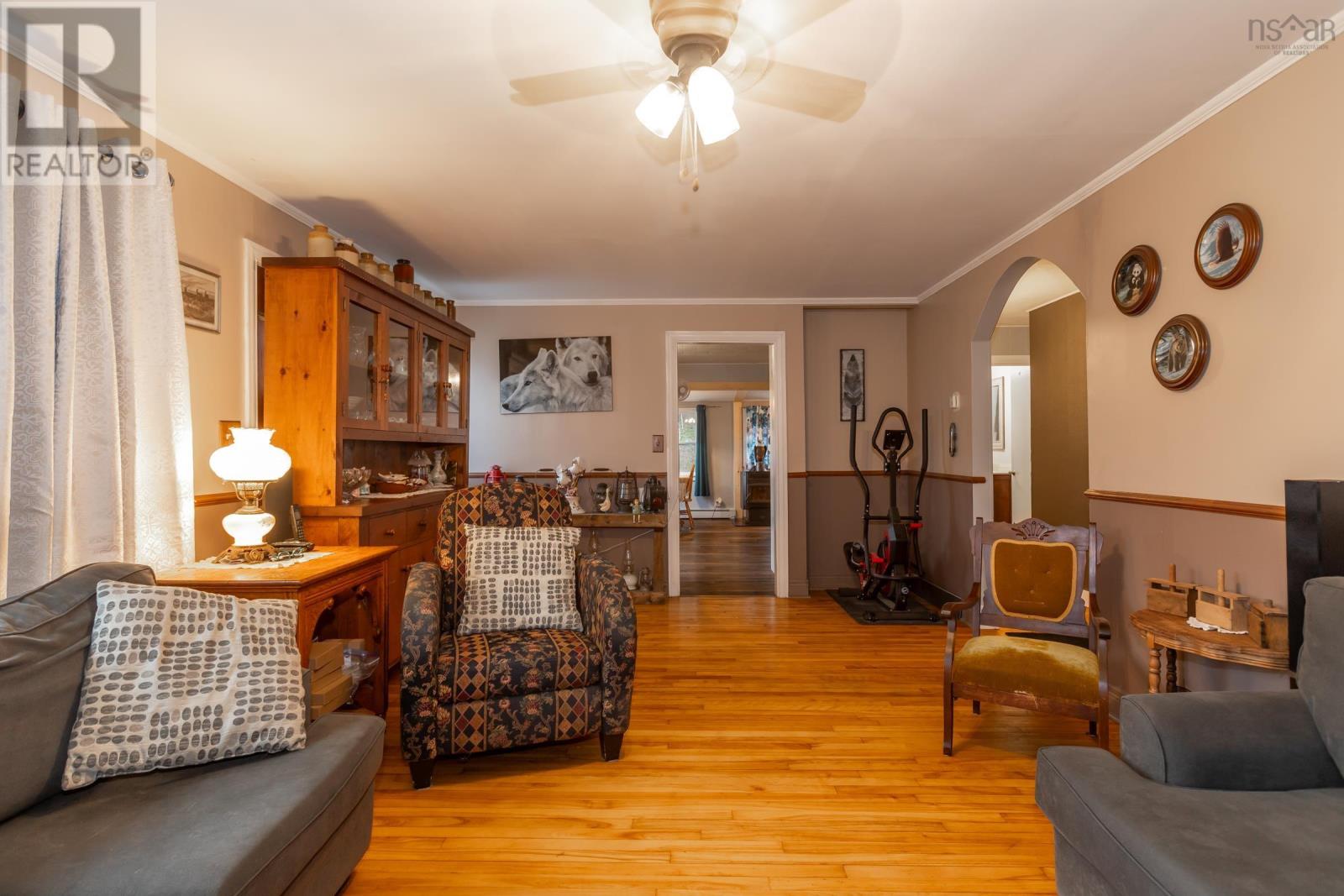 1070 River Road Property Photo 19
