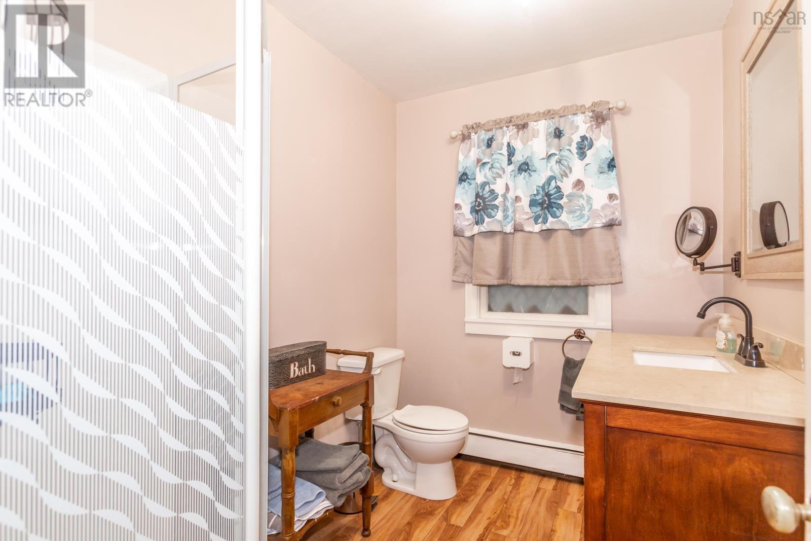 1070 River Road Property Photo 22
