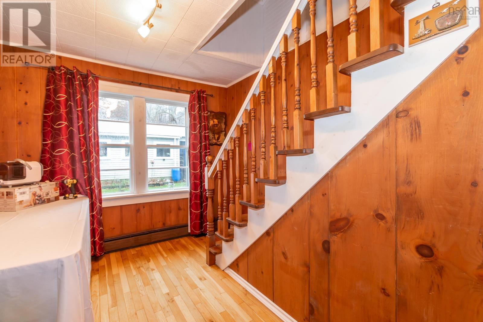 1070 River Road Property Photo 24