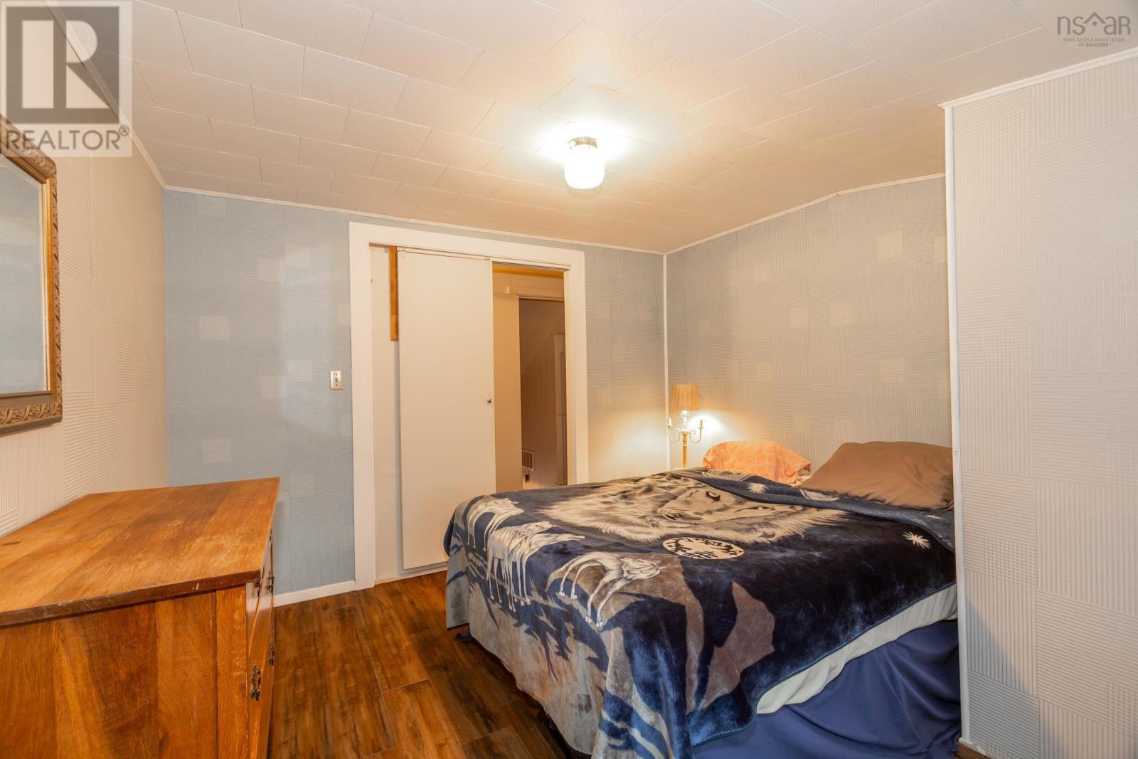 1070 River Road Property Photo 28