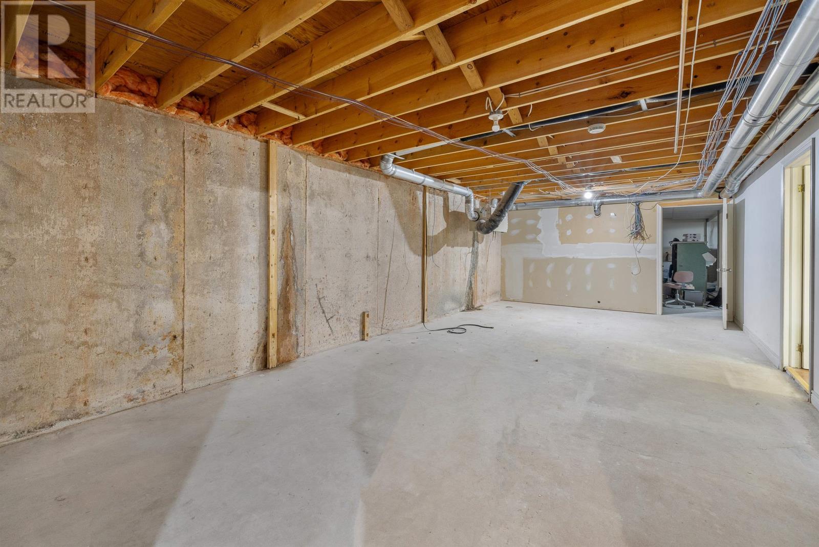 15 Ellis Road Property Photo 35