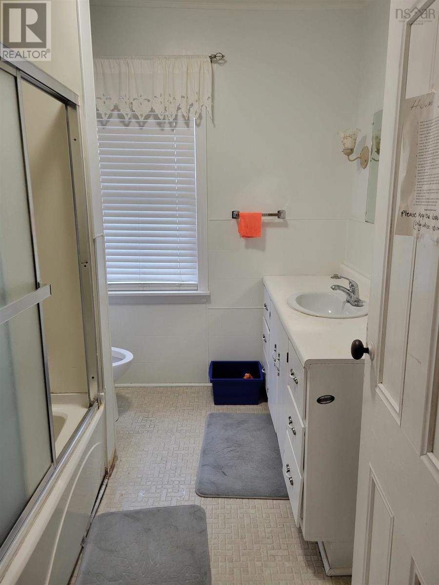 195 Rockdale Avenue Property Photo 8