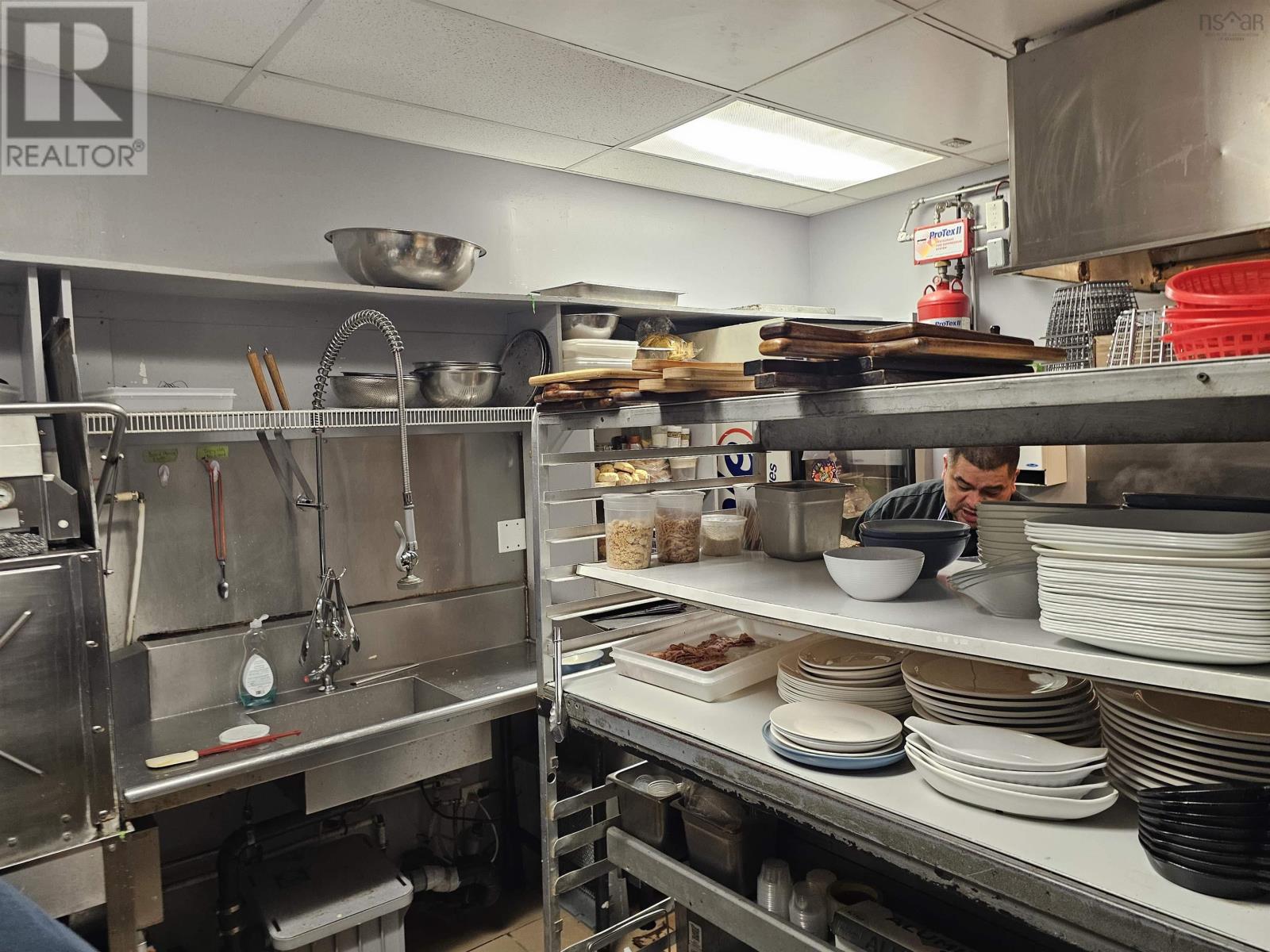 District 5 Bar & Grill, 65 King Street Property Photo 12