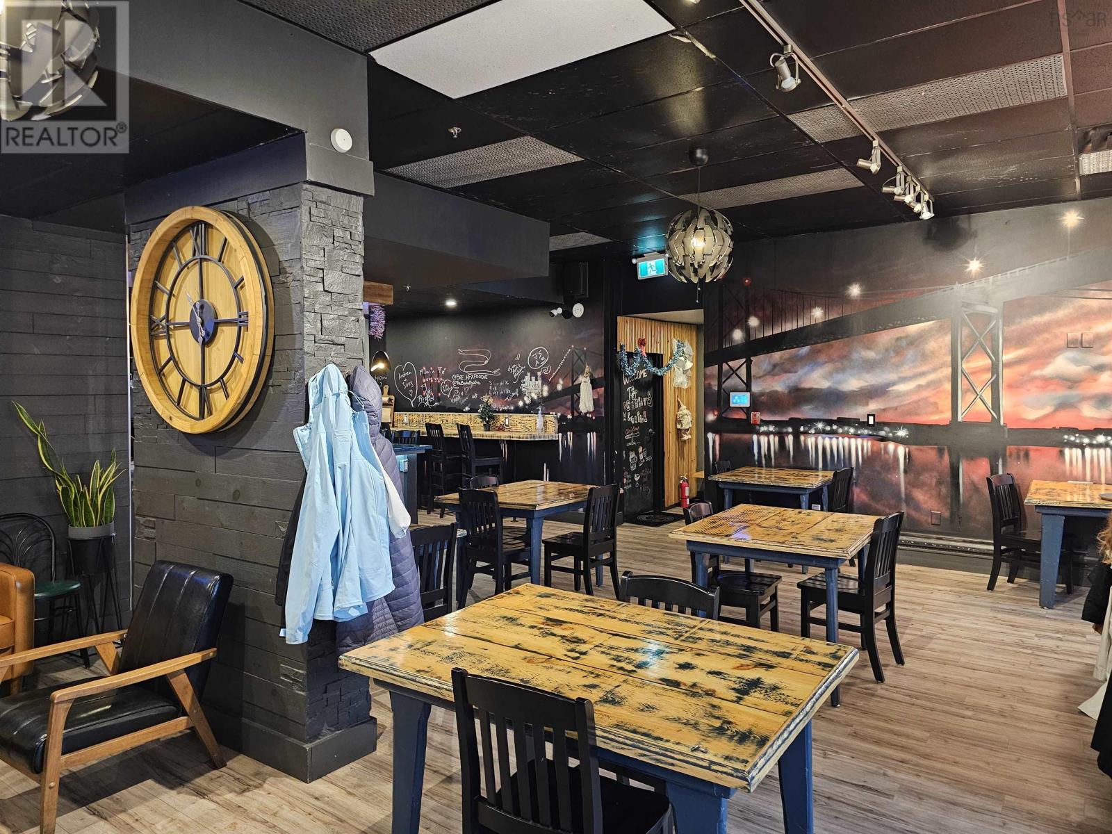 District 5 Bar & Grill, 65 King Street Property Photo 16