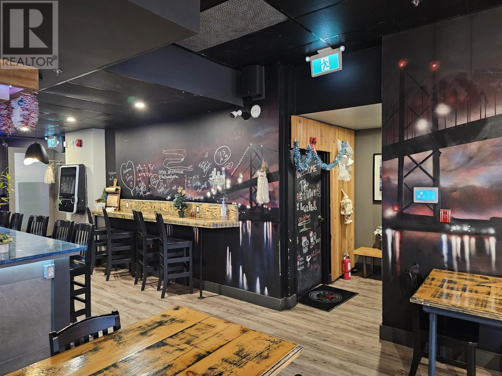 District 5 Bar & Grill, 65 King Street Property Photo 17