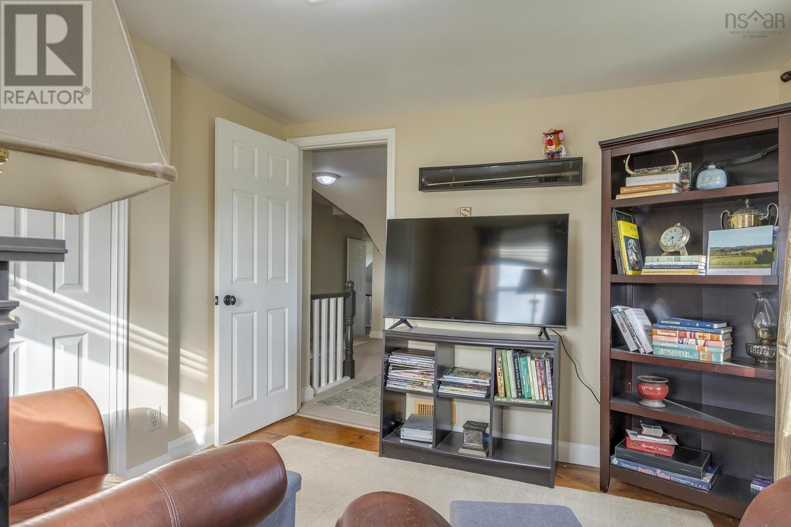 12 Hunter Road Property Photo 29