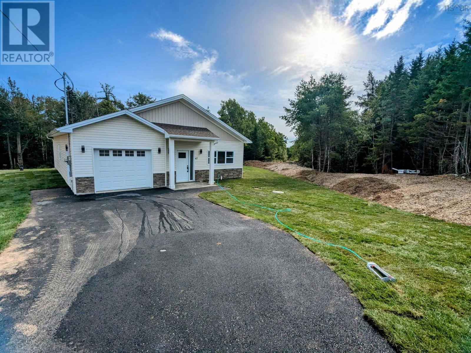 41 Shadebush Walk, Meadow Ridge Estates Property Photo 1